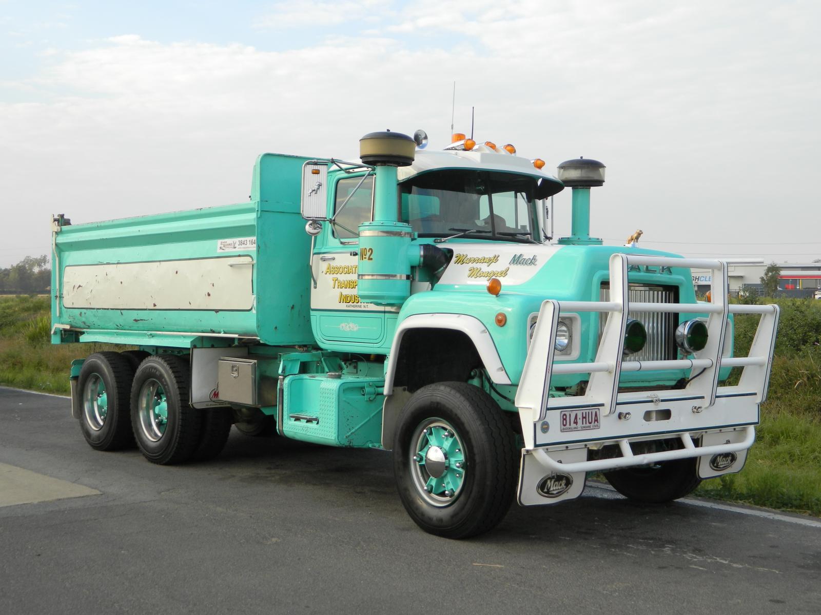 Australian Mack Pictures - Antique and Classic Mack Trucks General