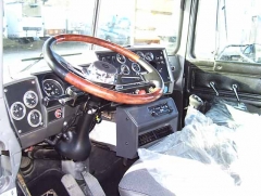 Black 2004 Mack RD Legend Tractor Interior.jpg