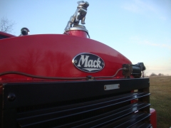B 81 Mack Grille