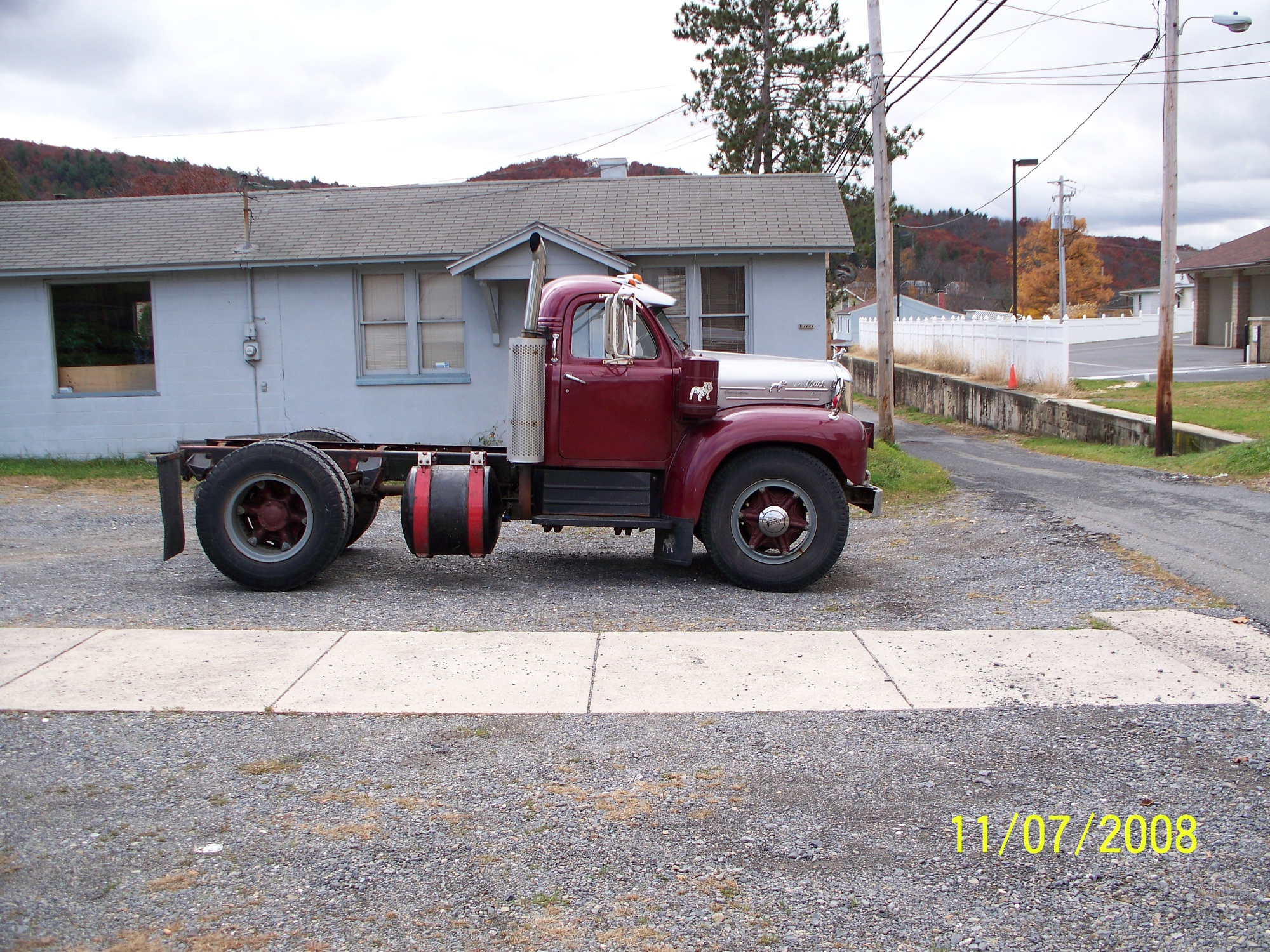 Mack B61LT - Classic Mack Trucks 1950-1989 - BigMackTrucks.com