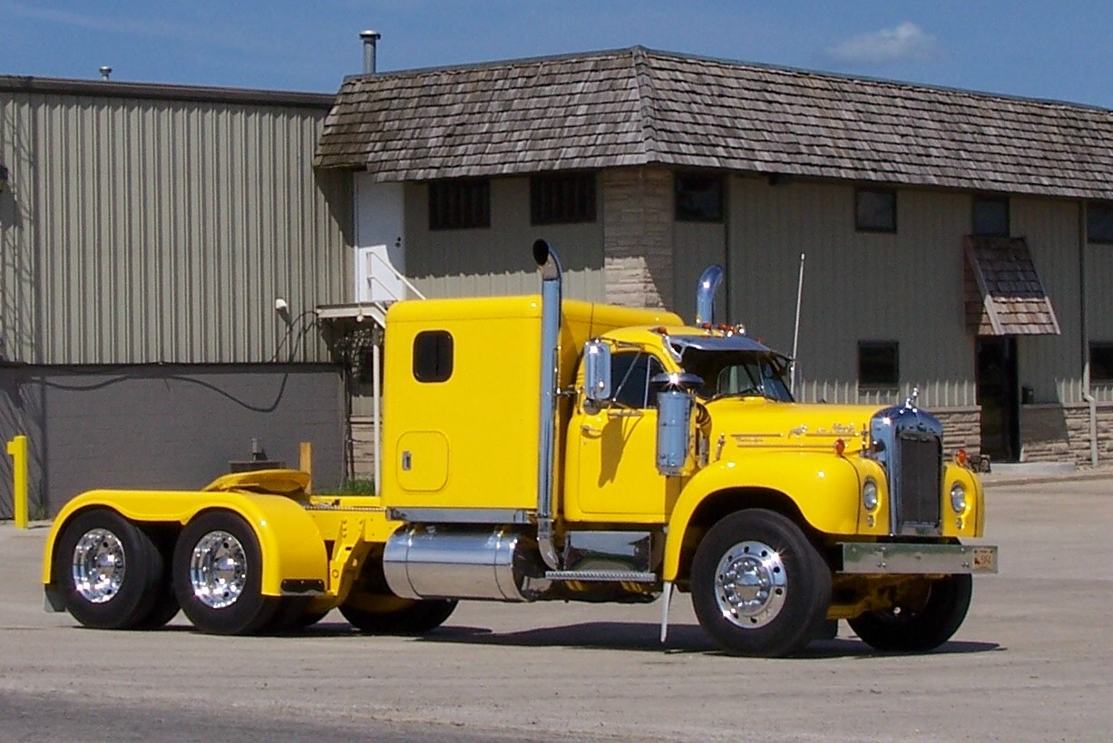 mack b 61 - Classic Mack Trucks 1950-1989 - BigMackTrucks.com