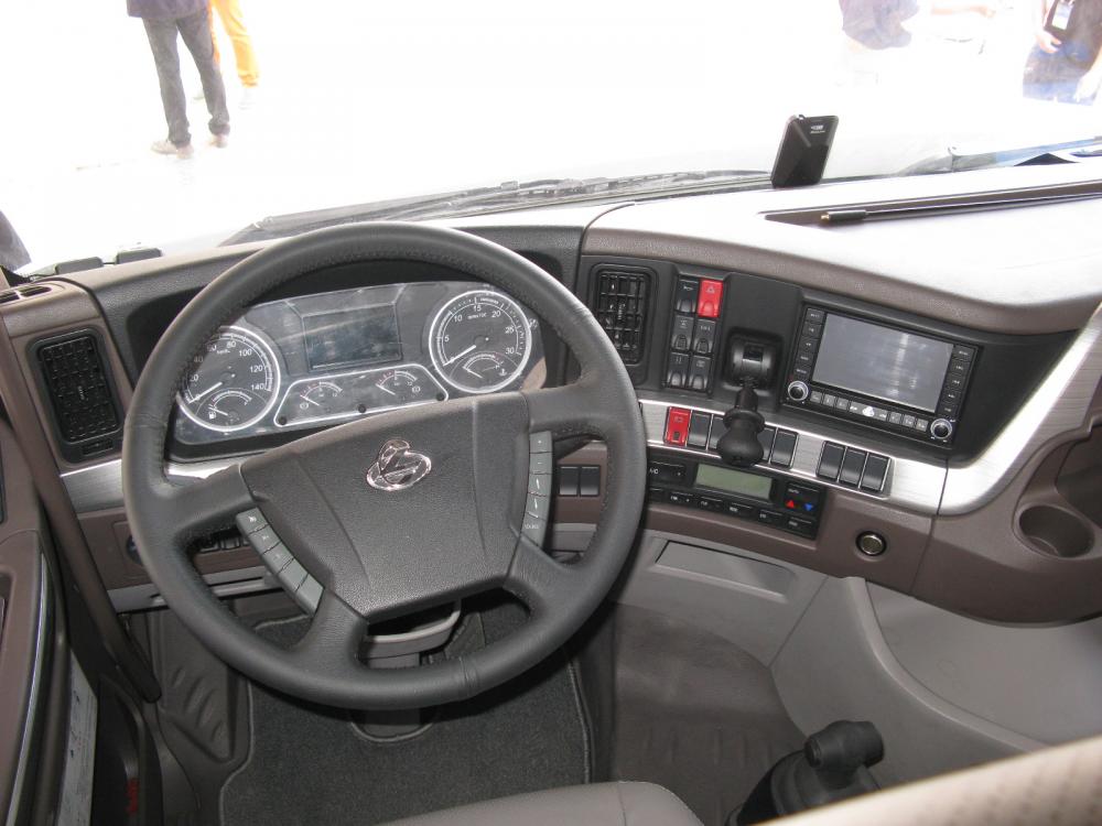 Dongfeng Liuzhou T7, LZ4251T7DB (13).jpg