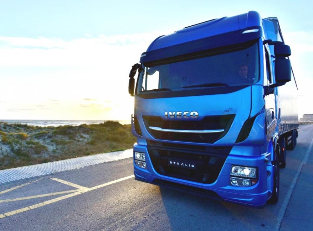 Iveco New Stralis NP.JPG