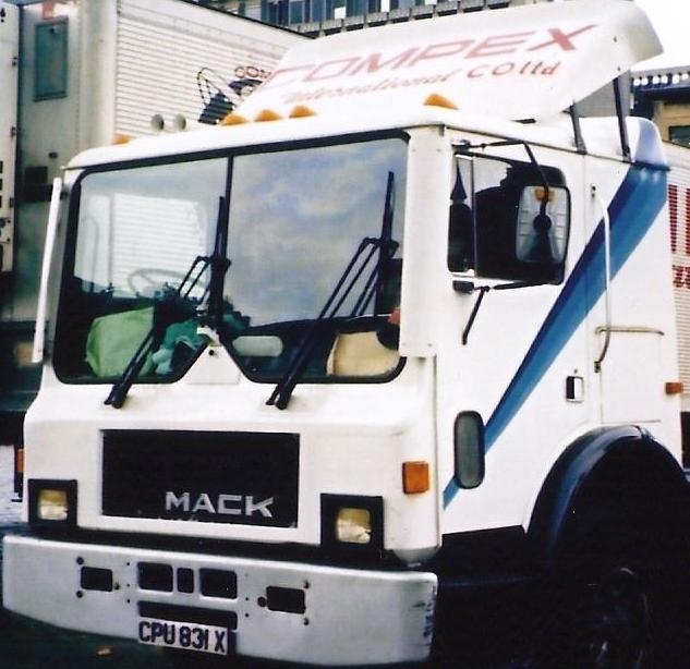 Mack MC sleeper cab (UK)..jpg