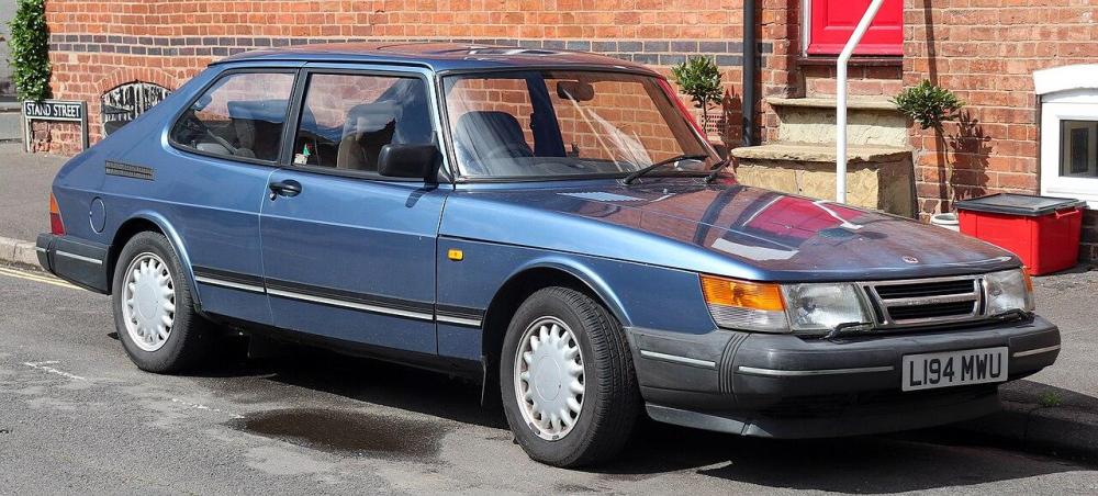 1993_Saab_900_SE_Turbo_2.0_Front.thumb.jpg.2926fc917beb877875cd52b04b8eae27.jpg