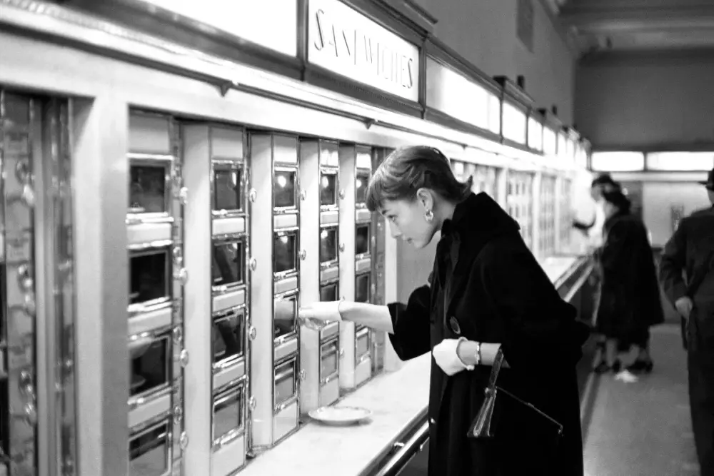 theautomat-audreyhepburn.webp