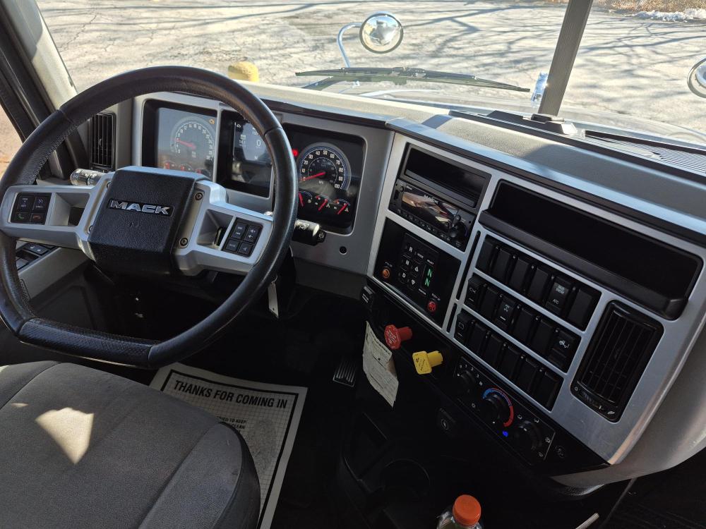 used-mack-granite-cab.jpg